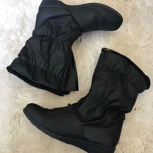 Snow boots with zipper